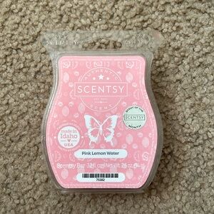 Scentsy Pink Lemon Water